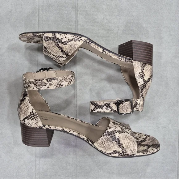 Clarks sandals women's 10 cream black snake embossed padded ankle strap low heel - Picture 7 of 14